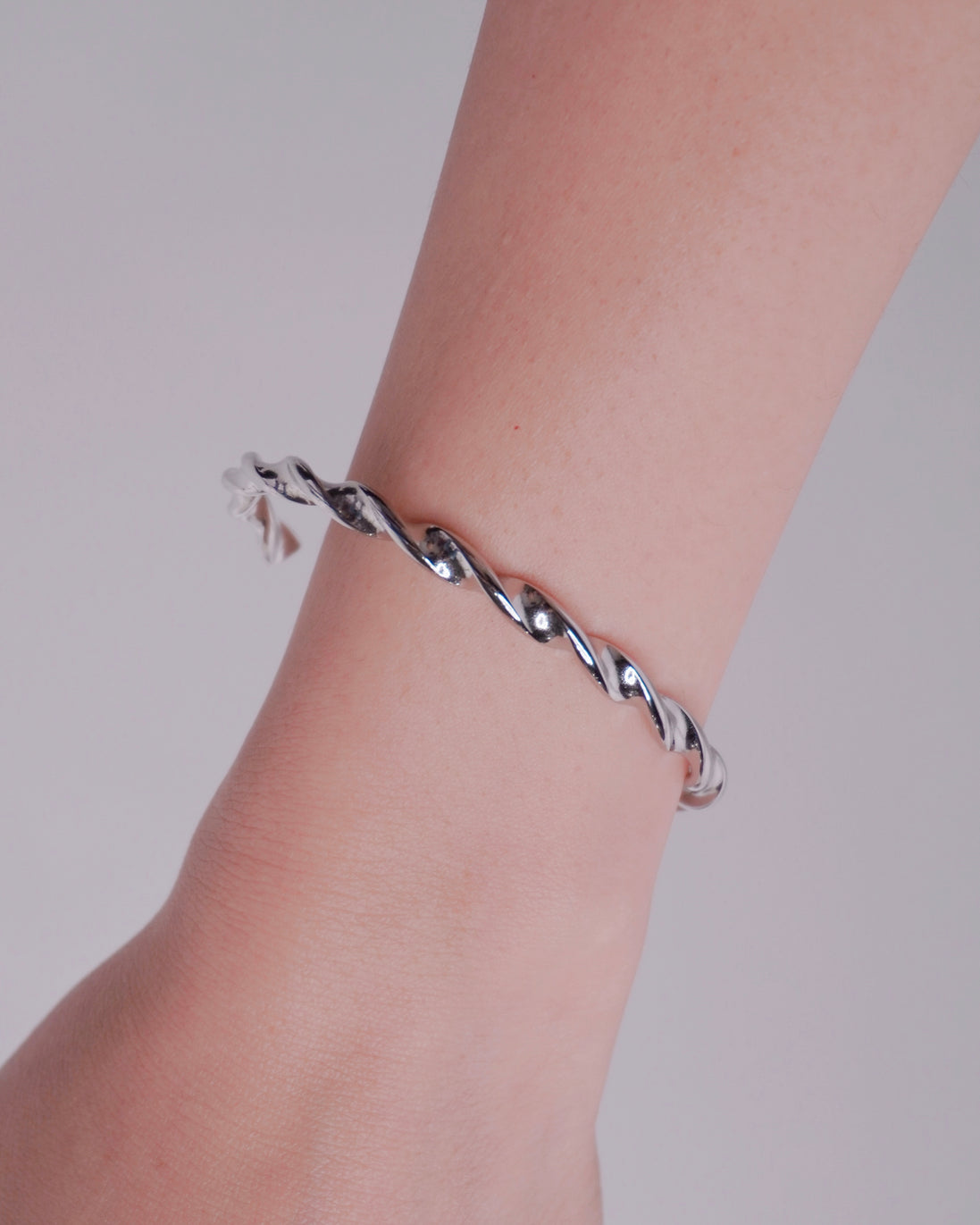 Twist Pulse Bangle