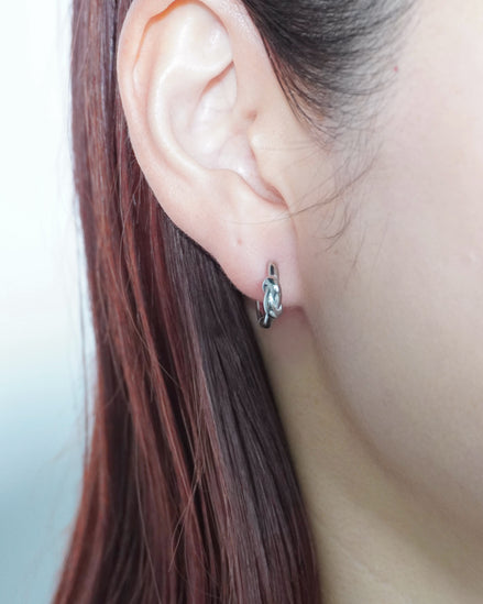 Knot Hoop Pierce