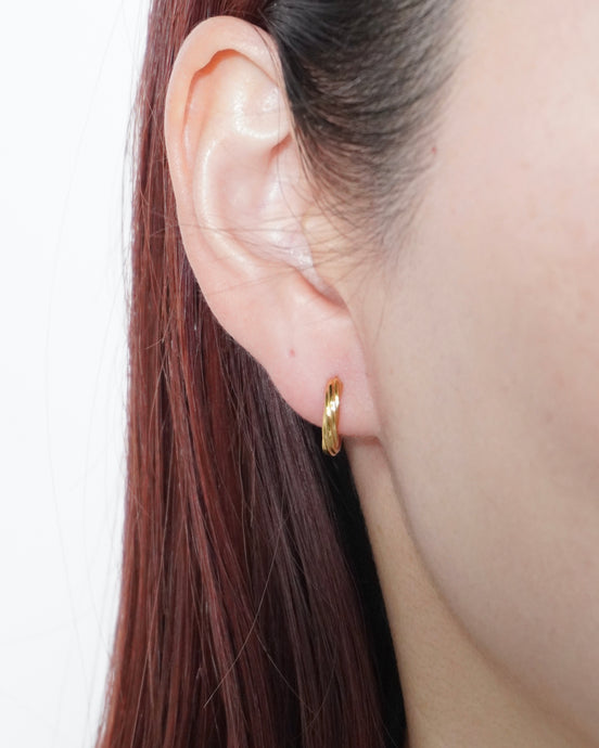 Twist Glow Loop Pierce