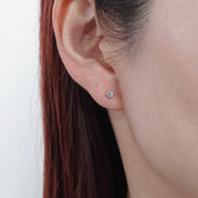 Tiny Spark Stud Pierce