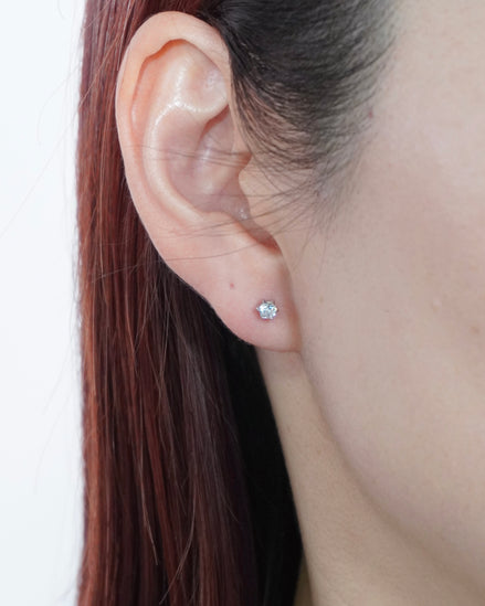 Tiny Spark Stud Pierce