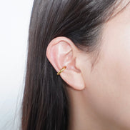 Tiny Hug Ear Cuff