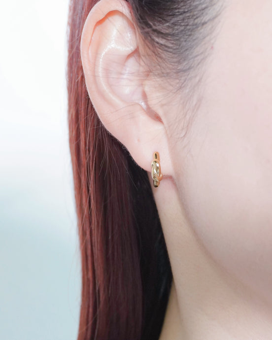 Knot Hoop Pierce